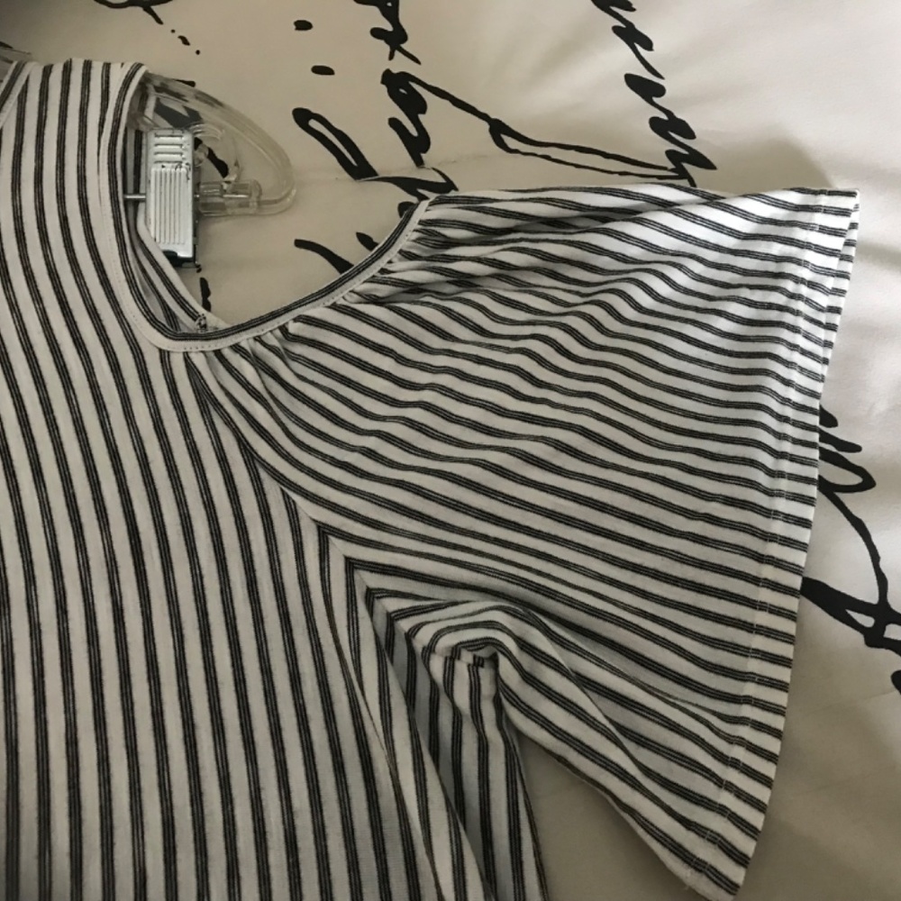 Cold Shoulder Top - Picture 4 of 7